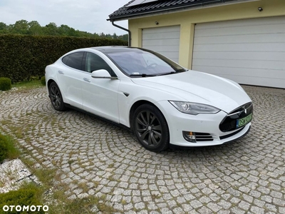 Tesla Model S Standard