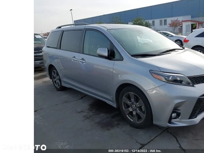 Toyota Sienna 3.5 V6 SE