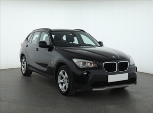 BMW X1 I (E84) , 177 KM, Xenon, Bi-Xenon, Klimatronic, Parktronic,