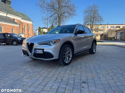 Alfa Romeo Stelvio 2.0 Turbo 16V AT8-Q4 Ti