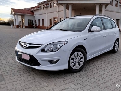 Hyundai i30 CW, 1.6 Pb, 2011 r; Szwajcaria