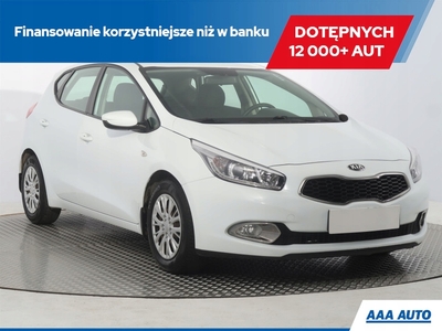 Kia Ceed II Hatchback 5d Facelifting 1.4 DOHC 100KM 2015