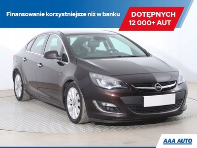 Opel Astra J Sedan 1.4 Turbo ECOTEC 140KM 2014