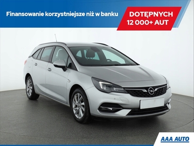 Opel Astra K Sportstourer Facelifting 1.2 Turbo 130KM 2020