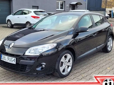 Renault Megane III Hatchback Facelifting 1.6 16v 100KM 2012