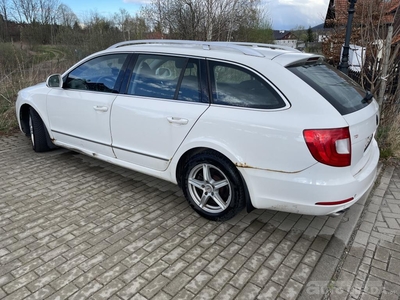 SKODA SUPERB BEZWYPADKOWA