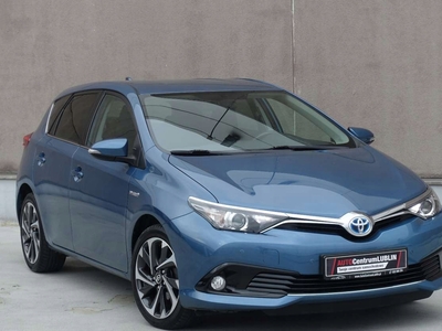 Toyota Auris II Hatchback 5d Facelifting 1.8 Hybrid 136KM 2015