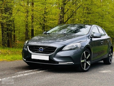 Volvo V40 II