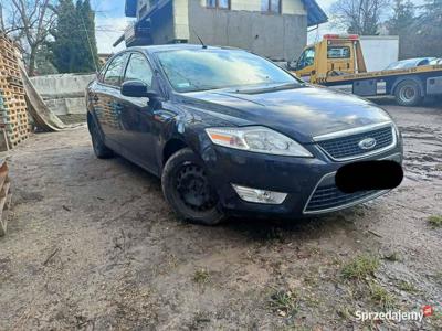 Ford mondeo uszkodzony