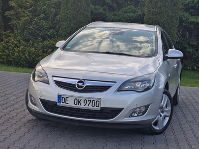 Opel Astra J Sports Tourer 1.4 Turbo ECOTEC 140KM 2011