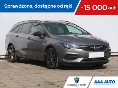 Opel Astra K Sportstourer Facelifting 1.2 Turbo 110KM 2021