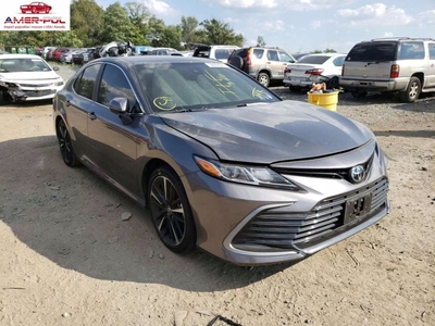 Toyota Camry IX 2021