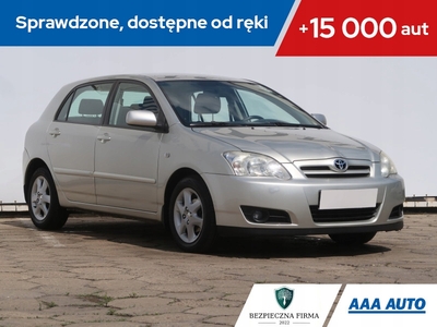 Toyota Corolla IX (E12) Hatchback 1.6 i 16V 110KM 2006