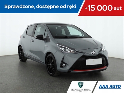 Toyota Yaris III Hatchback 5d Facelifting 2017 1.5 Hybrid 100KM 2019