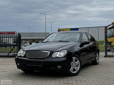 Mercedes-Benz Klasa C W203 2005 2.2 diesel