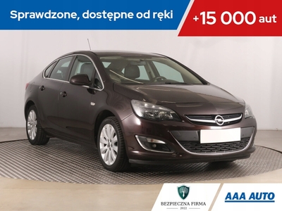 Opel Astra J Sedan 1.4 Turbo ECOTEC 140KM 2014