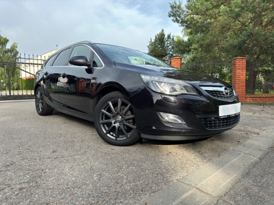 Opel Astra J Sports Tourer 1.4 Turbo ECOTEC 140KM 2010