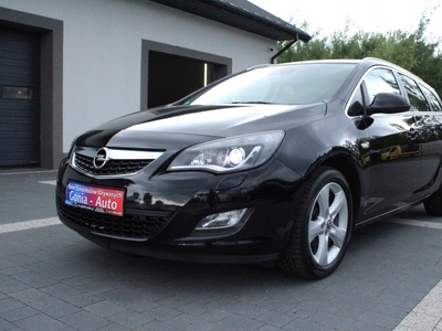 Opel Astra J Sports Tourer 1.4 Turbo ECOTEC 140KM 2011