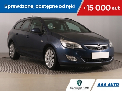 Opel Astra J Sports Tourer 1.7 CDTI ECOTEC 110KM 2011