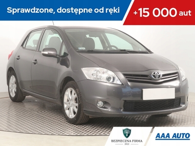 Toyota Auris I Hatchback 5d Facelifting 1.6 Valvematic 132KM 2011