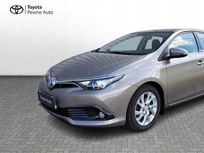 Toyota Auris II Hatchback 5d Facelifting 1.8 Hybrid 136KM 2015