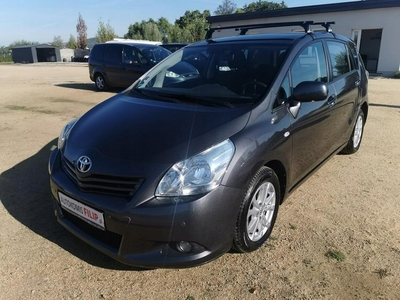 Toyota Verso Minivan 2.0 D-4D 126KM 2012