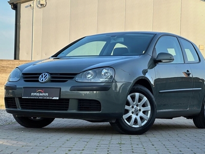 Volkswagen Golf V Hatchback 1.6 FSI 115KM 2004