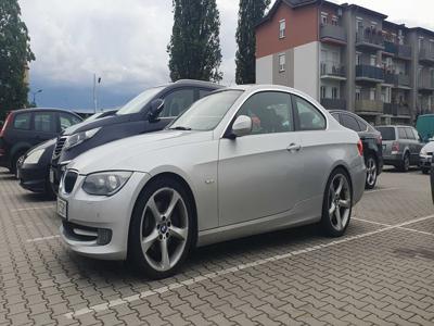 BMW e92 330D manual oryginalny lakier (MPAKIET WNĘTRZE I ZAWIESZENIE)