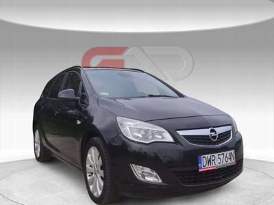 Opel Astra J Sports Tourer 1.4 Turbo ECOTEC 140KM 2012