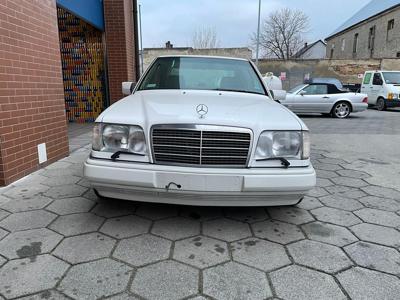 Używane Mercedes-Benz Klasa E - 65 000 PLN, 250 000 km, 1994