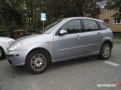 Ford Focus Mk1 hatchback 1.6 benzyna 2004