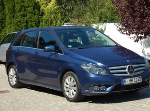 Mercedes Klasa B W246 Sports Tourer 180 BlueEFFICIENCY 122KM 2012