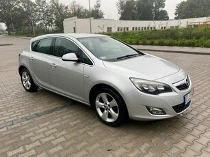 Opel Astra J Hatchback 5d 1.4 Turbo ECOTEC 140KM 2010