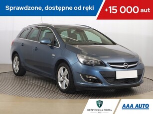 Opel Astra J Sports Tourer Facelifting 1.4 Turbo ECOTEC 140KM 2013