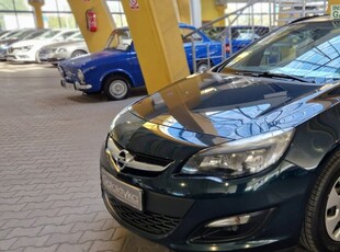 Opel Astra J Sports Tourer Facelifting 1.6 Twinport ECOTEC 115KM 2015