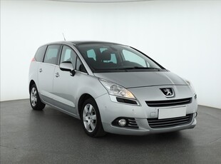 Peugeot 5008 , GAZ, 7 miejsc, Navi, Klimatronic, Tempomat, Parktronic,