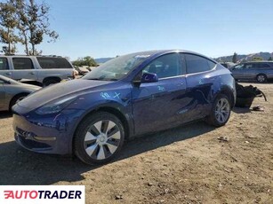 Tesla Model Y benzyna 2023r. (SAN MARTIN)