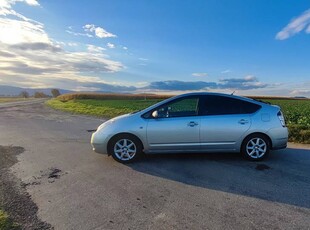 Toyota Prius 1.5 hybrid skóra klima automat sprzedam zamienię