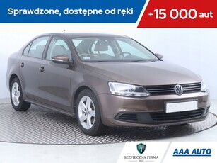 Volkswagen Jetta VI Sedan 1.2 TSI 105KM 2011