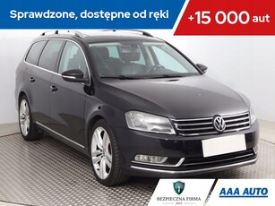 Volkswagen Passat B7 Variant 2.0 TDI CR DPF BlueMotion 140KM 2012