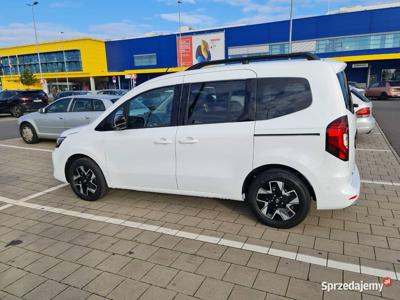 Nowy Nissan Townstar