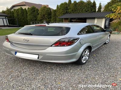 Opel Astra H GTC benzyna srebrny stan bdb