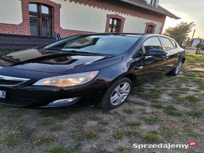 Opel Astra J 2011, 2.0 CDTI 160KM przebieg 197 tyś, 1 wł