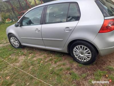 Sprzedam Golfa 5 2005rok 1.9tdi