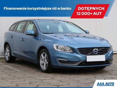 Volvo V60 I Kombi Facelifting 2.0 D4 DRIVE-E 181KM 2015