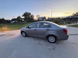 Chevrolet Aveo T300 sedan