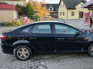 Ford Mondeo Sedan - czarny