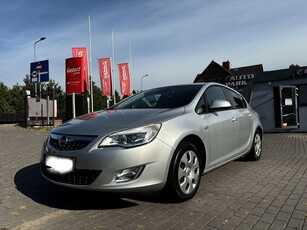 Opel Astra J 1,6 115 KM