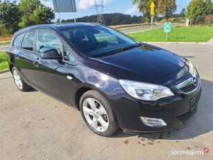 Opel Astra J kombi 1.4 benzyna