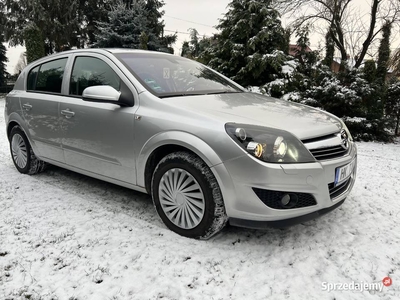 Opel Astra 1,8 benz. + gaz